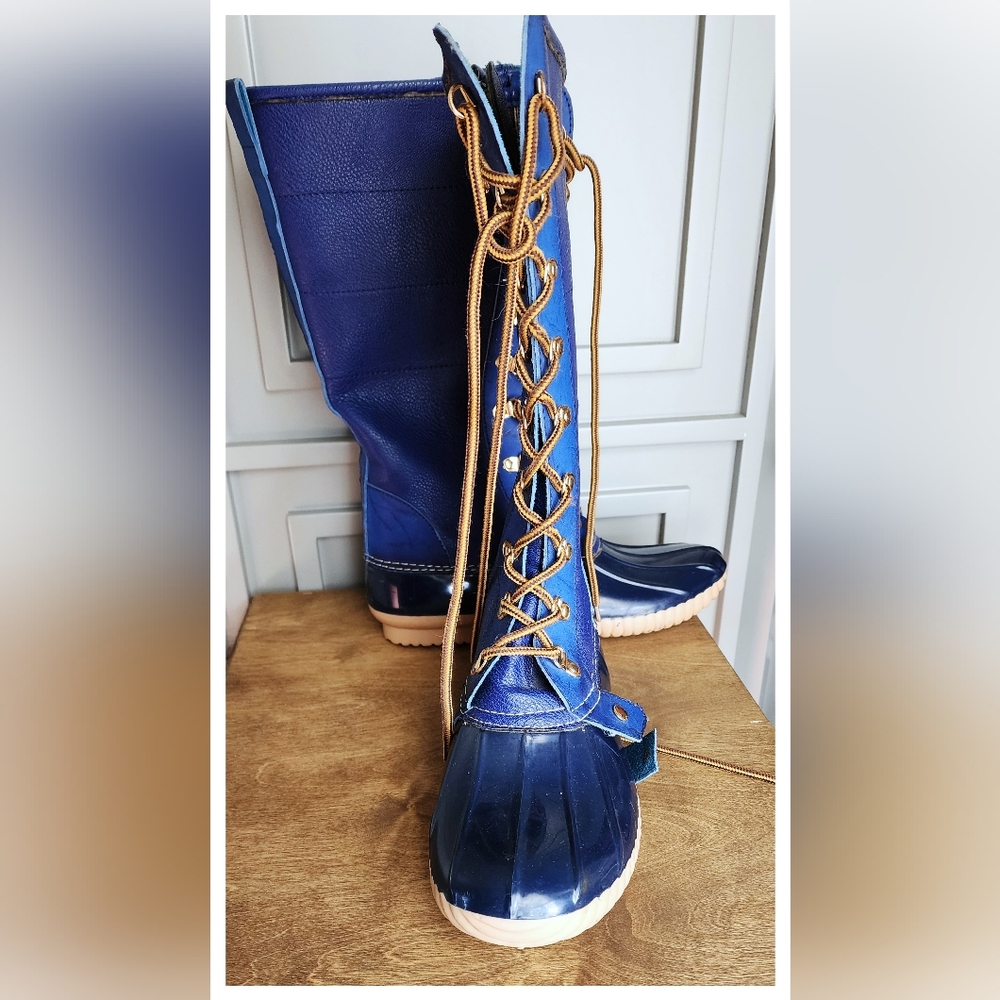 NWOT Women’s Tall Duck Boots